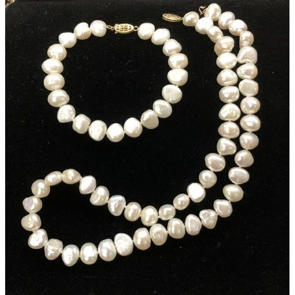 JCM Jewelry - Vintage 14K Gold Fish Clasp JCM Cultured Freshwater Pearl NECKLACE & BRACELET